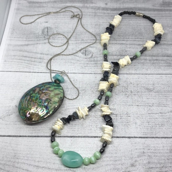 Curated bundle shell beads abalone pendant beach boho style necklaces lot of 2. - Picture 2 of 5